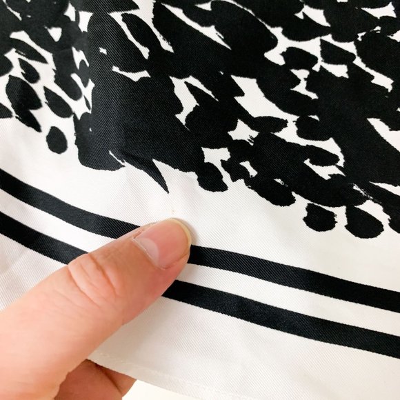 Banana Republic small square scarf black white - Picture 6 of 8